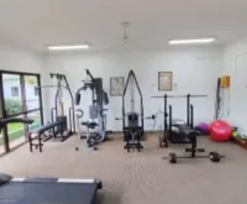 $550, Whole-property, 2 bathrooms, North Ward QLD 4810