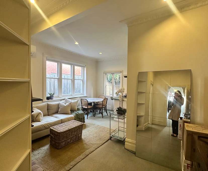 Furnished room in a share house