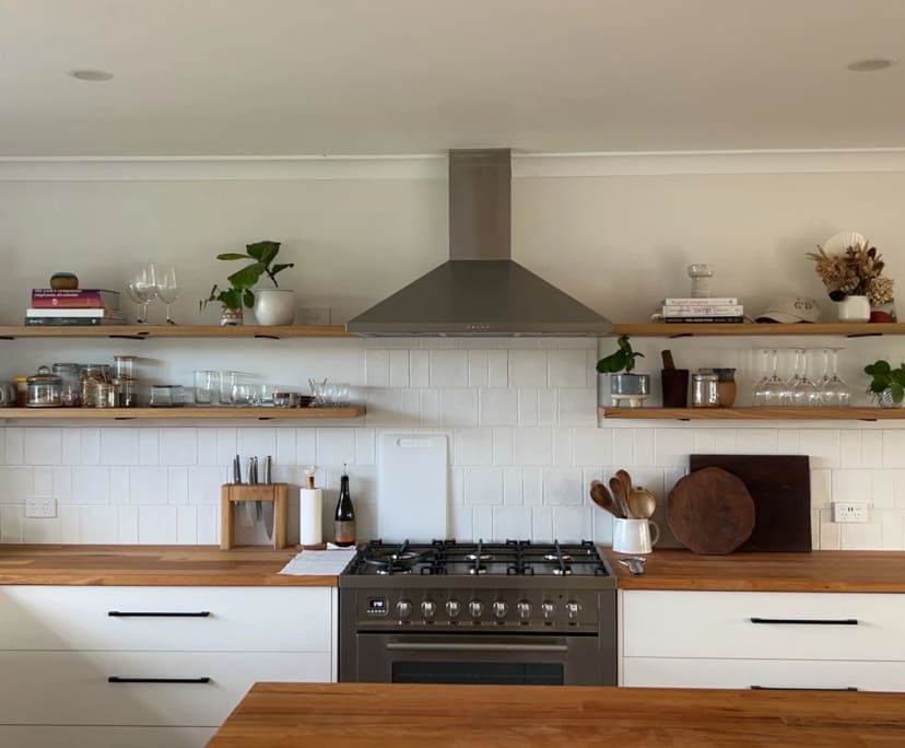 Room for Rent in Hamilton, VIC 180, Furnished, Sh...