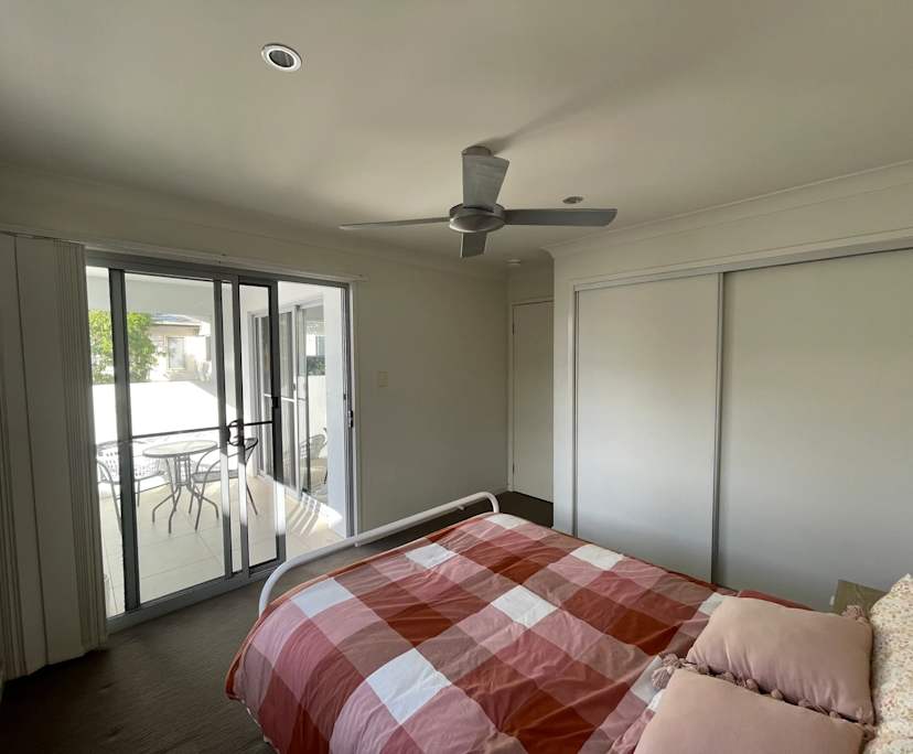 Room in a share house