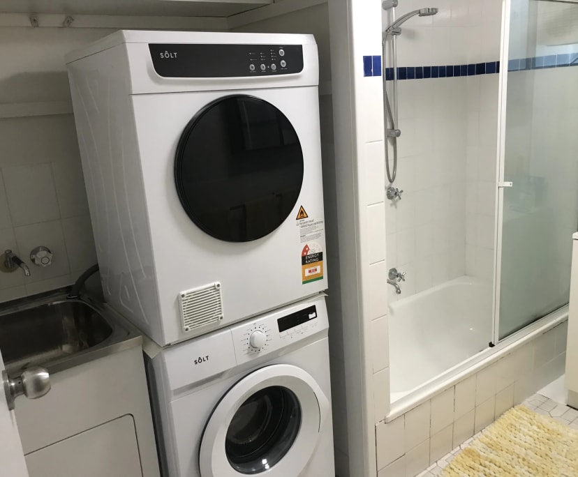 $290, Flatshare, 2 bathrooms, Taringa QLD 4068