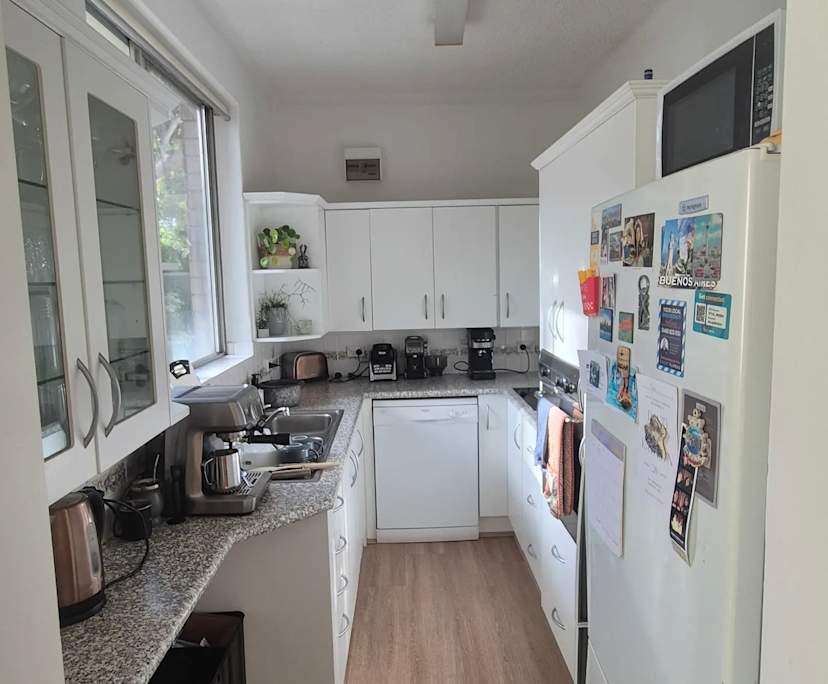 Furnished room in a flatshare