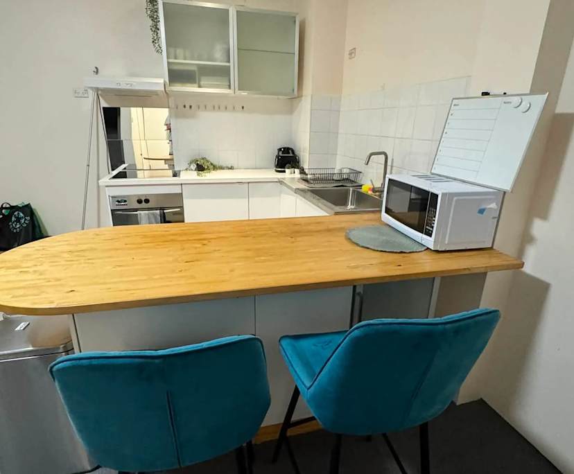 Furnished room in a flatshare