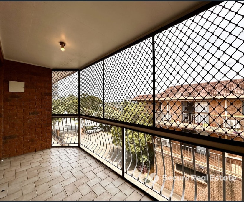 $320, Flatshare, 2 bathrooms, Indooroopilly QLD 4068