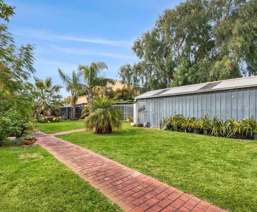 $500, Whole-property, 3 bathrooms, Geelong West VIC 3218