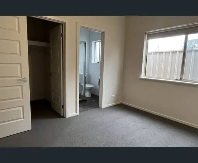 $325, Share-house, 3 bathrooms, Clearview SA 5085