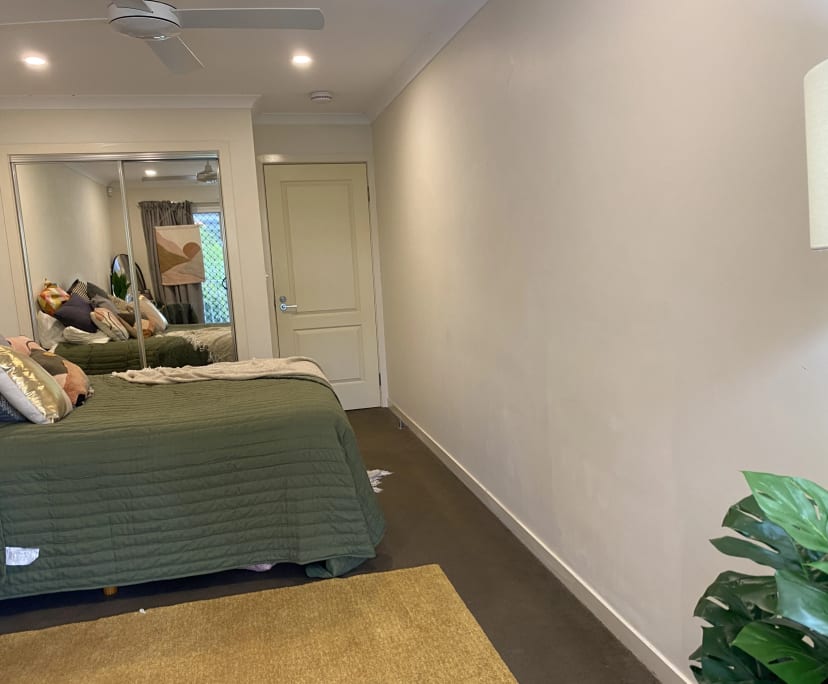 Room in a share house