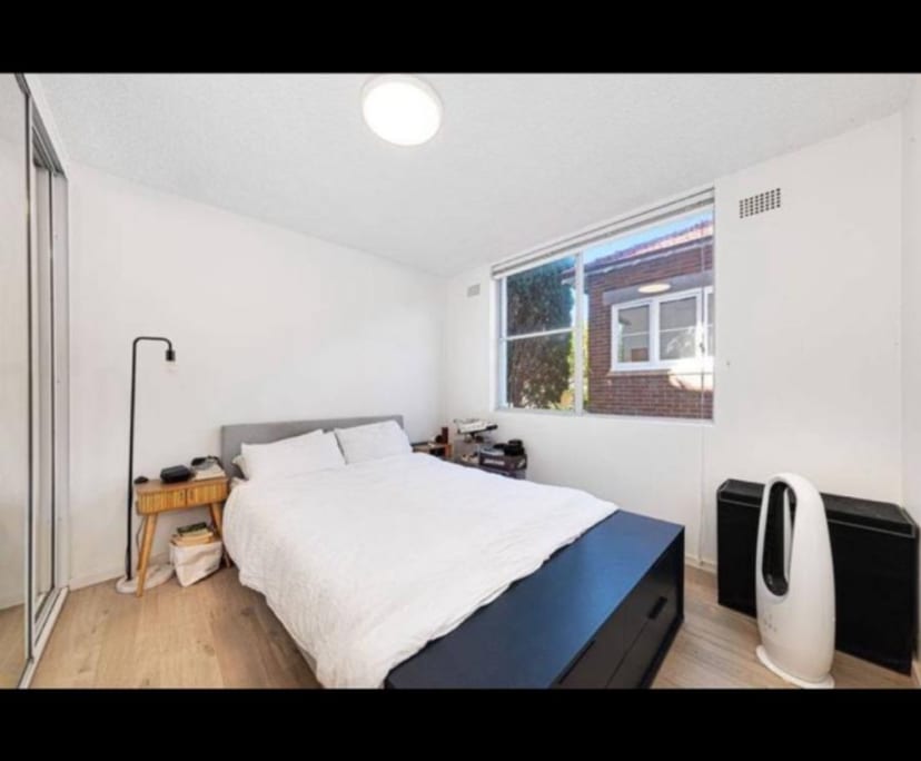 Furnished room in a flatshare