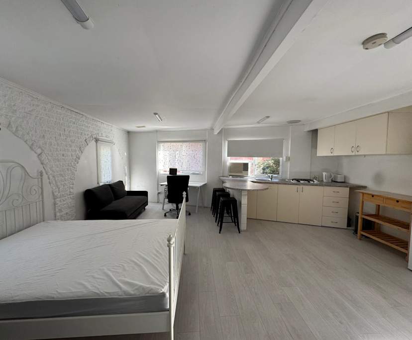 Furnished room studio flat for rent