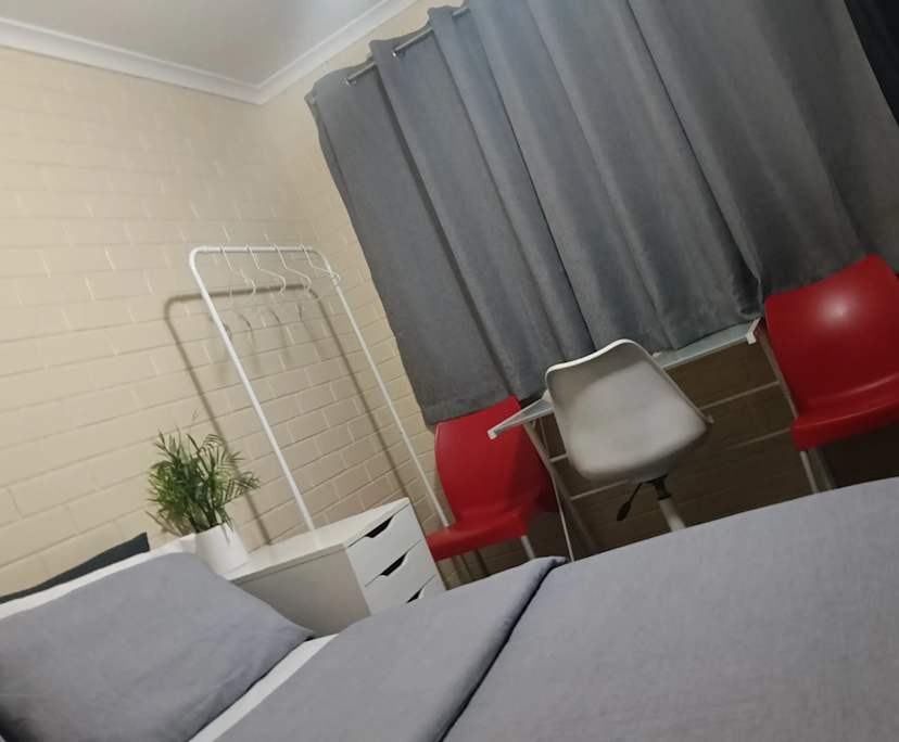 Furnished room in a flatshare