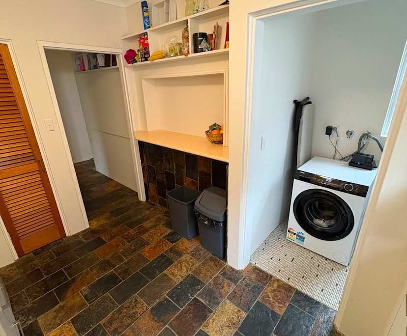 Whole property with 3 rooms for rent