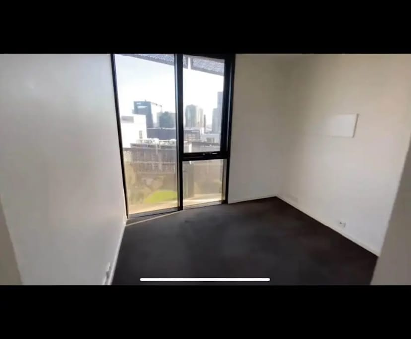 Unfurnished room in a flatshare