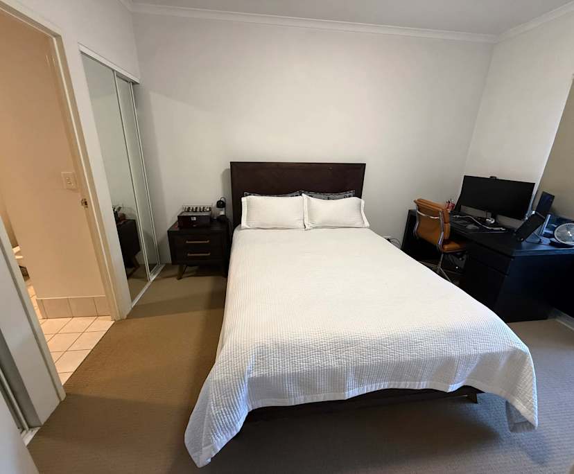 Unfurnished room with ensuite in a flatshare
