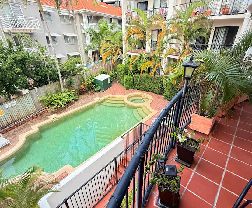 $750, 1-bed, 1 bathroom, Surfers Paradise QLD 4217