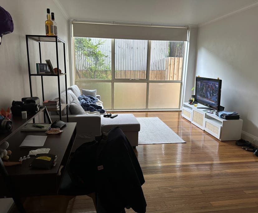 Unfurnished room in a flatshare