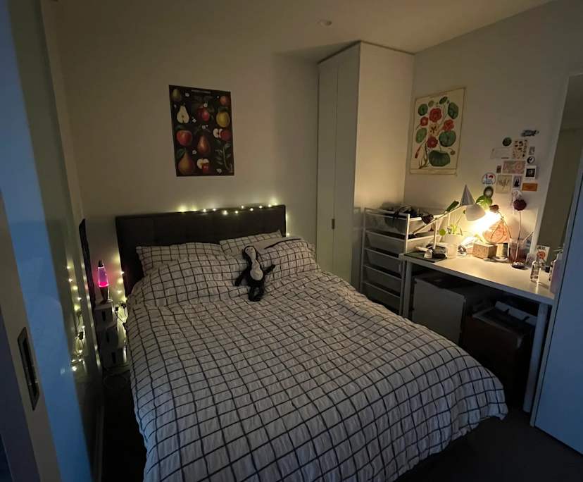 Furnished room with own bathroom