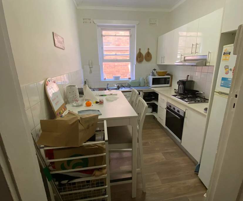 Furnished room in a flatshare