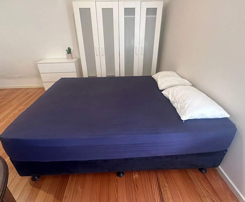 Room in a share house