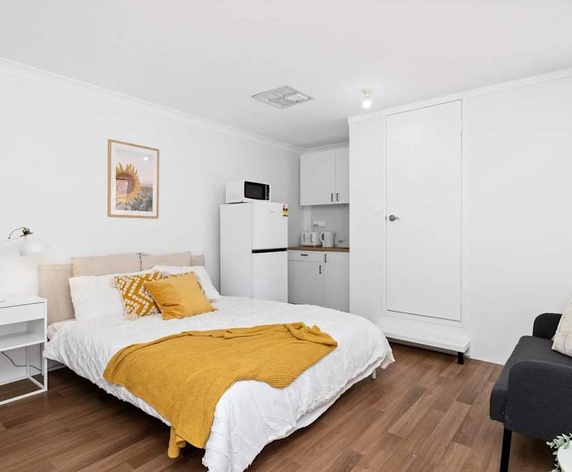 $375, Share-house, 5 bathrooms, Bertram WA 6167