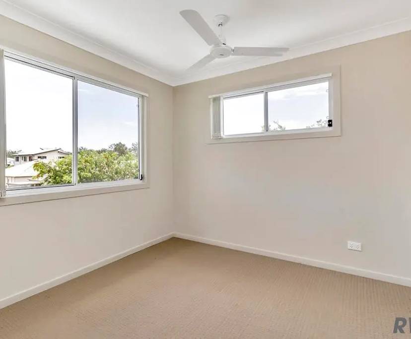 Unfurnished room in a flatshare