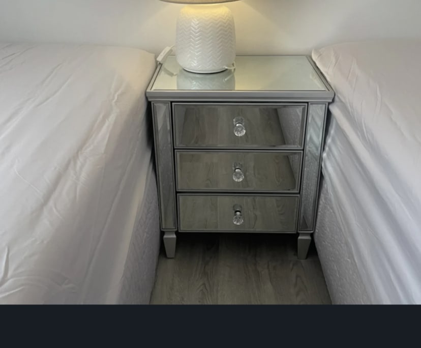 $1,000, Whole-property, 3 bathrooms, Southport QLD 4215