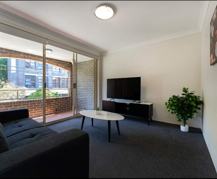 Furnished room in a flatshare