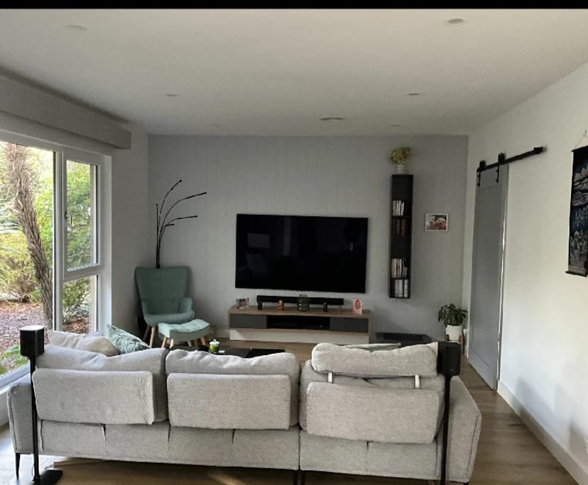 Furnished room in a share house