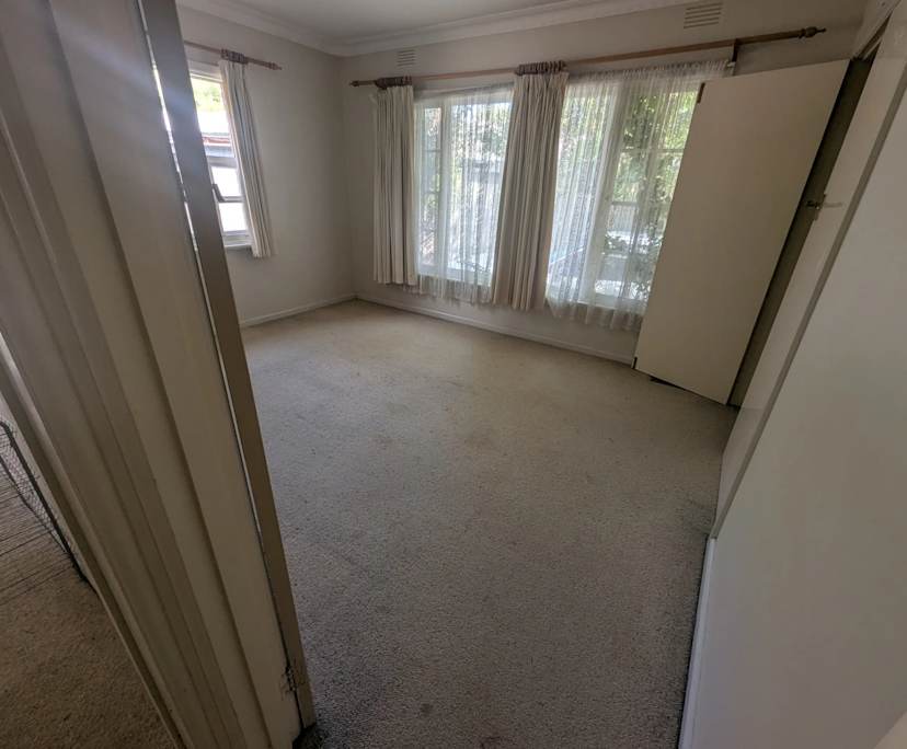 Unfurnished room with own bathroom