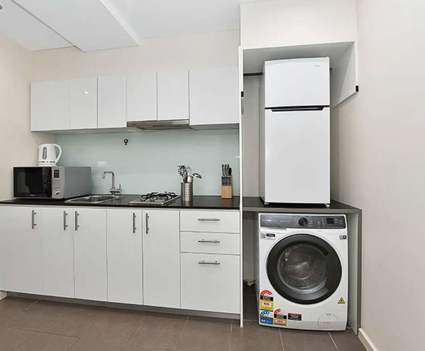 $695, Studio, 1 bathroom, Melbourne VIC 3000