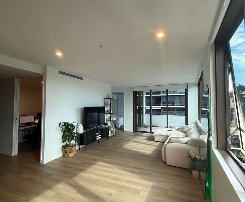 $440, Flatshare, 2 bathrooms, Milton QLD 4064