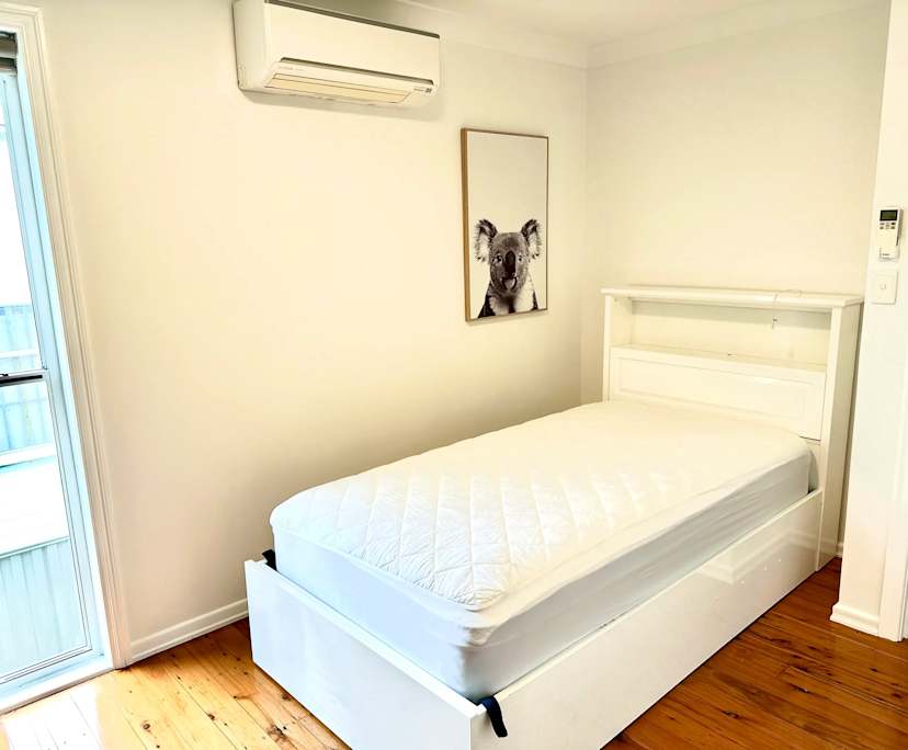 $300, Student-accommodation, 4 bathrooms, Indooroopilly QLD 4068