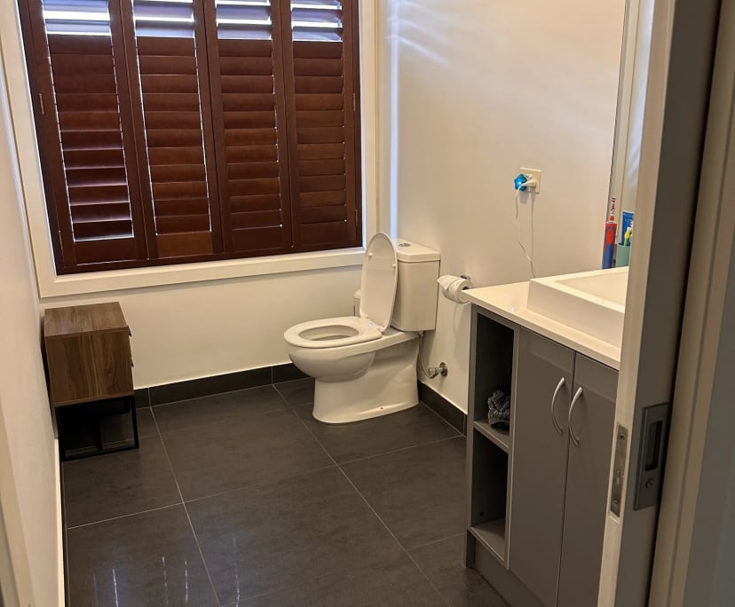 Room for Rent in Eynesbury, Melbourne 280, Flexib...