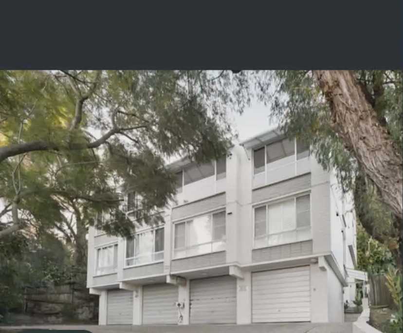 $325, Flatshare, 2 bathrooms, Brookvale NSW 2100