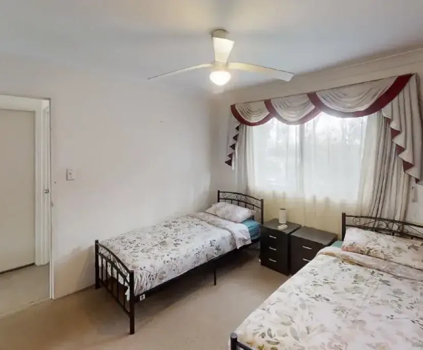 Furnished room in a flatshare