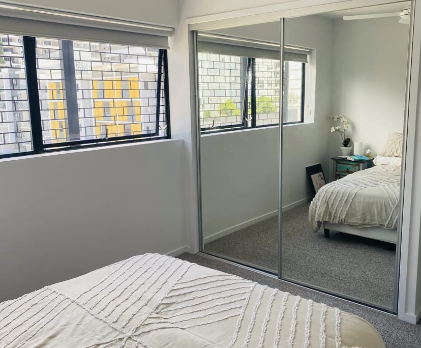 Room for Rent in Newstead, Brisbane 350, Furnishe...
