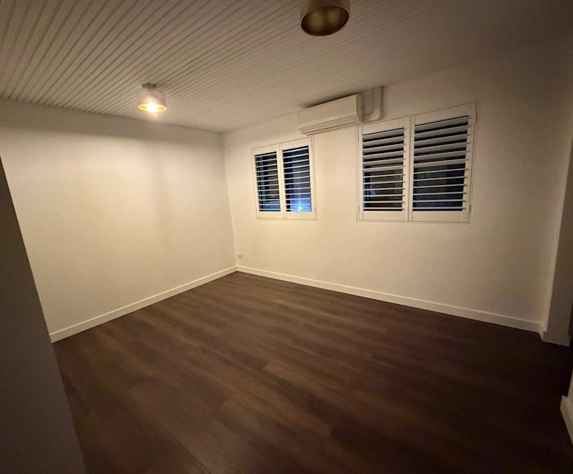 Unfurnished room with own bathroom