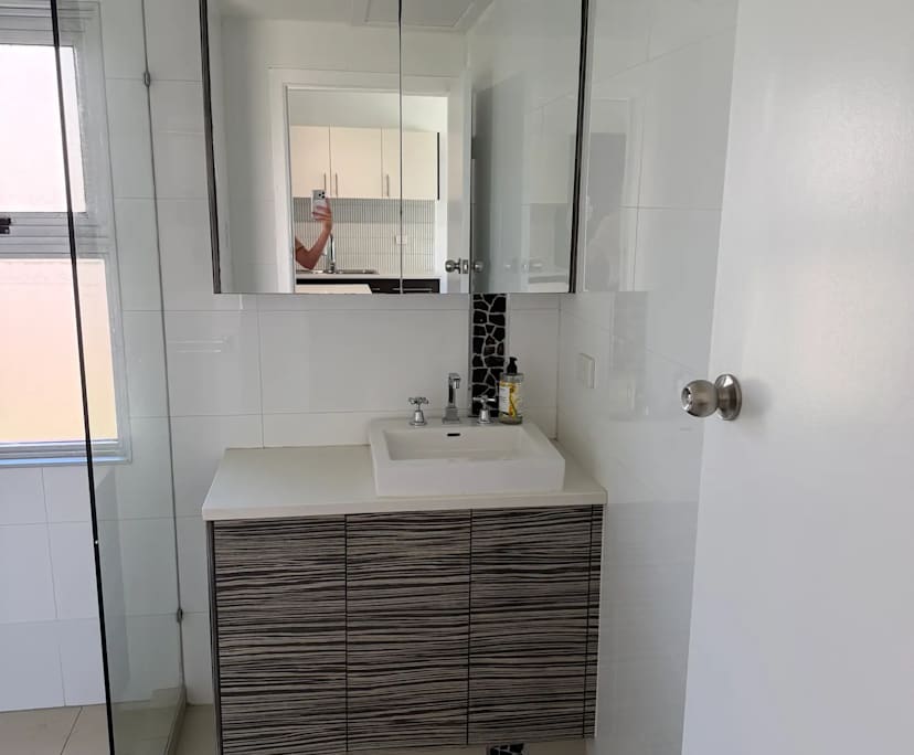 $370, Share-house, 3 bathrooms, Biggera Waters QLD 4216
