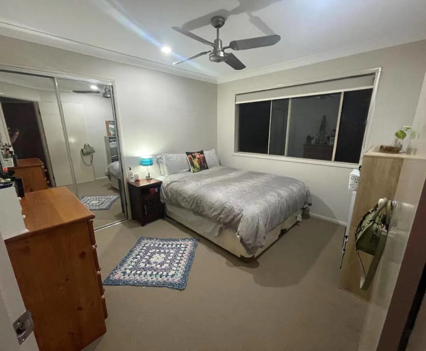 Room in a share house