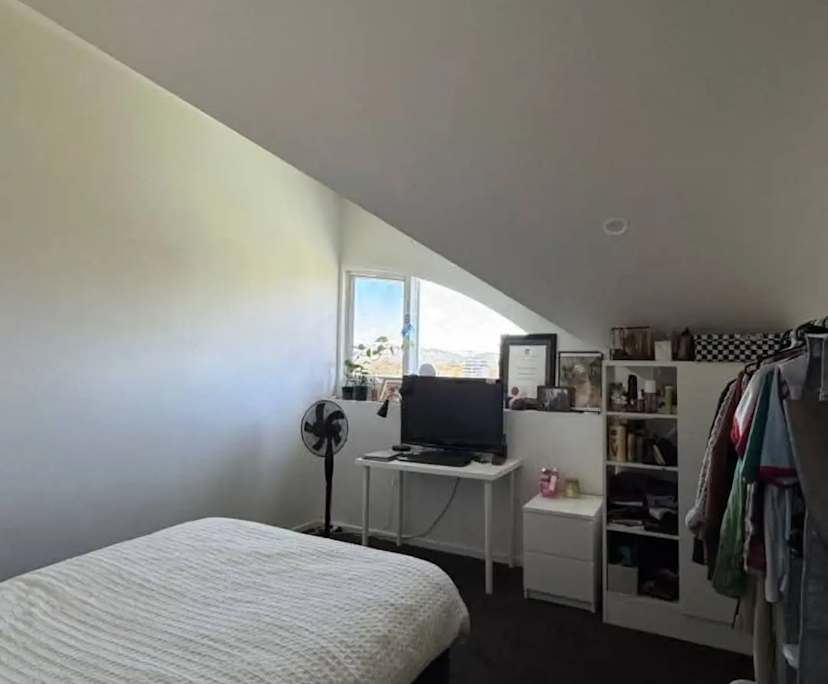 Unfurnished room in a flatshare