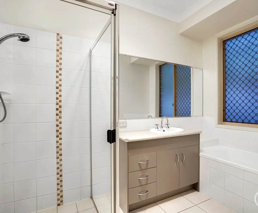 $320-335, Share-house, 2 rooms, Warner QLD 4500, Warner QLD 4500