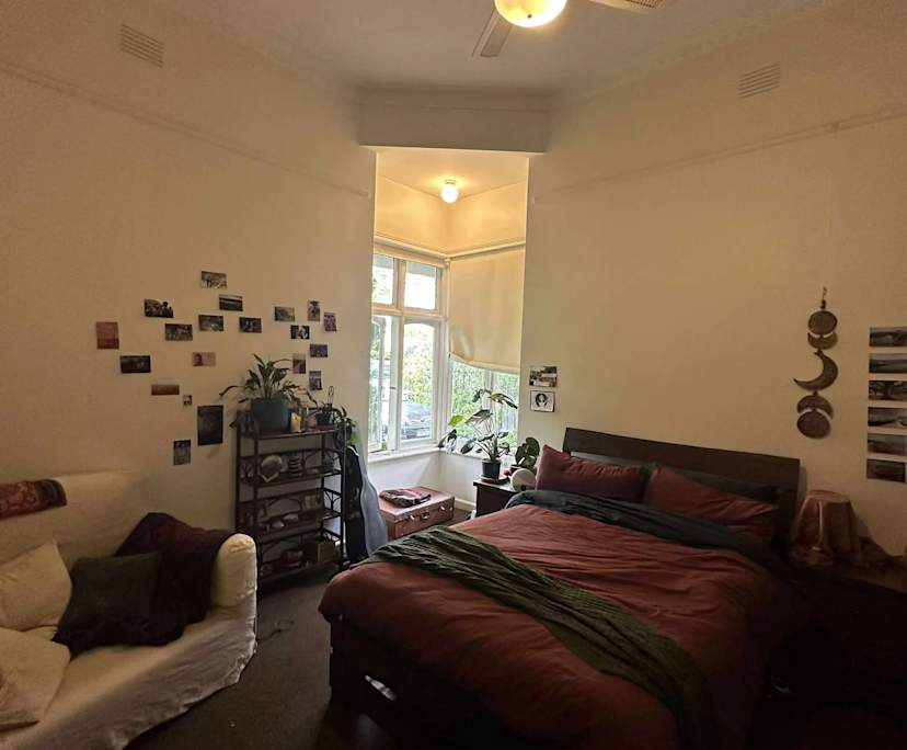 Room in a share house