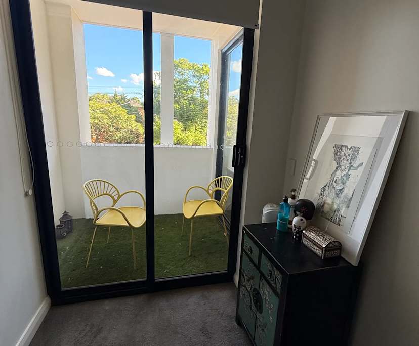 Furnished room with ensuite in a flatshare