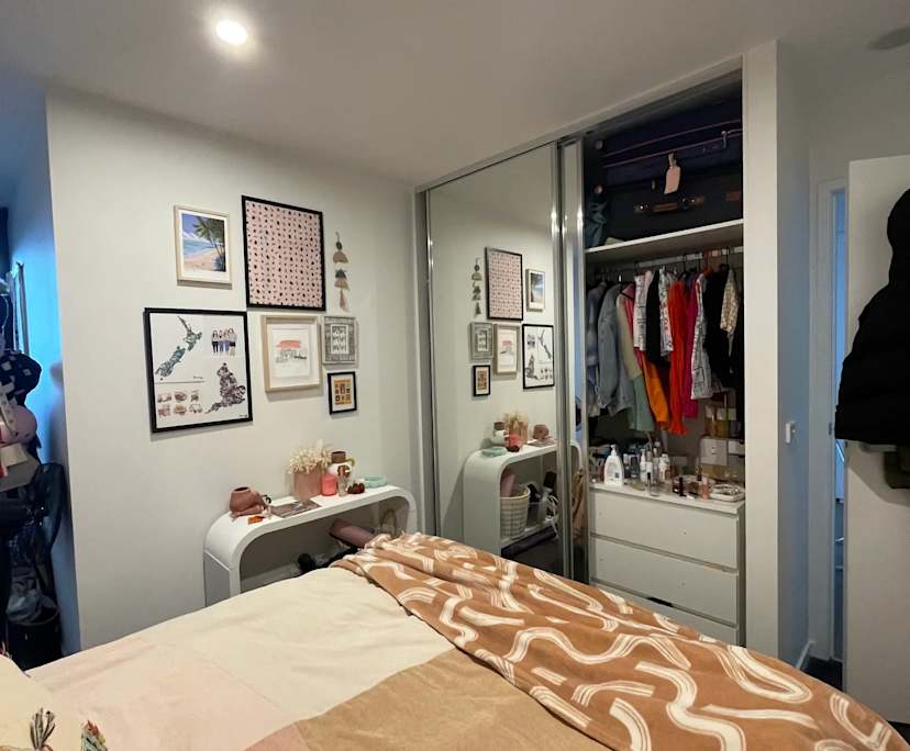 Unfurnished room in a flatshare