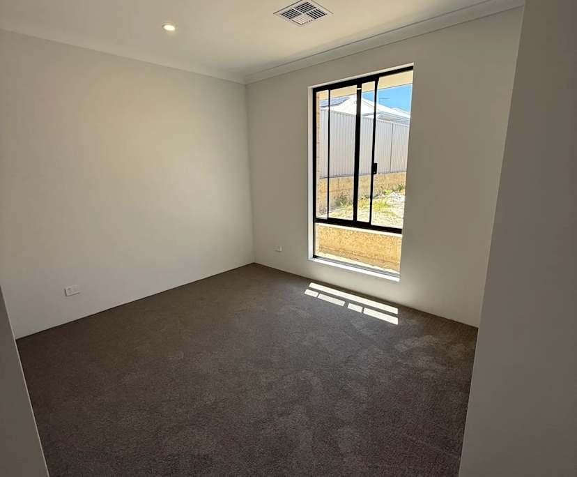 Unfurnished room with own bathroom