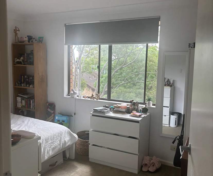 Unfurnished room in a flatshare