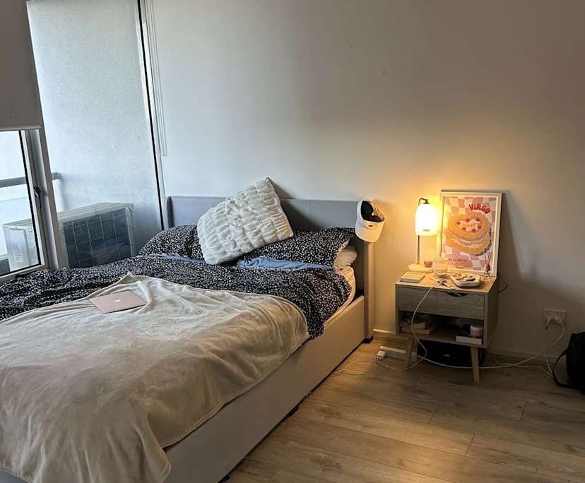 Unfurnished room in a flatshare