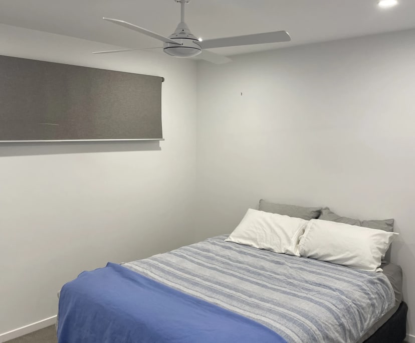 Furnished room with ensuite in a flatshare