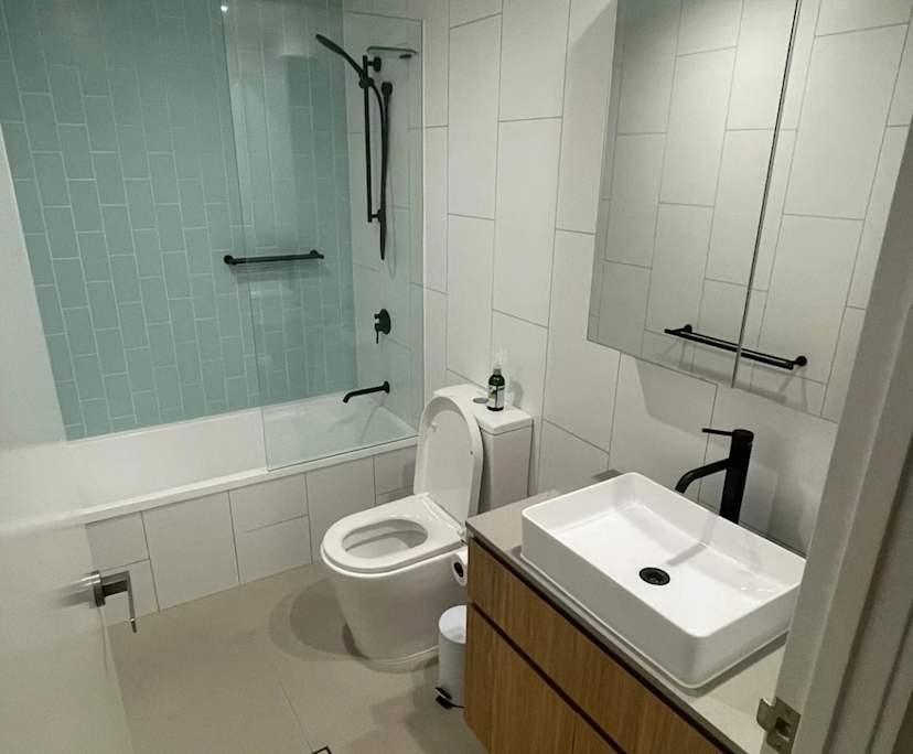 Furnished room with own bathroom