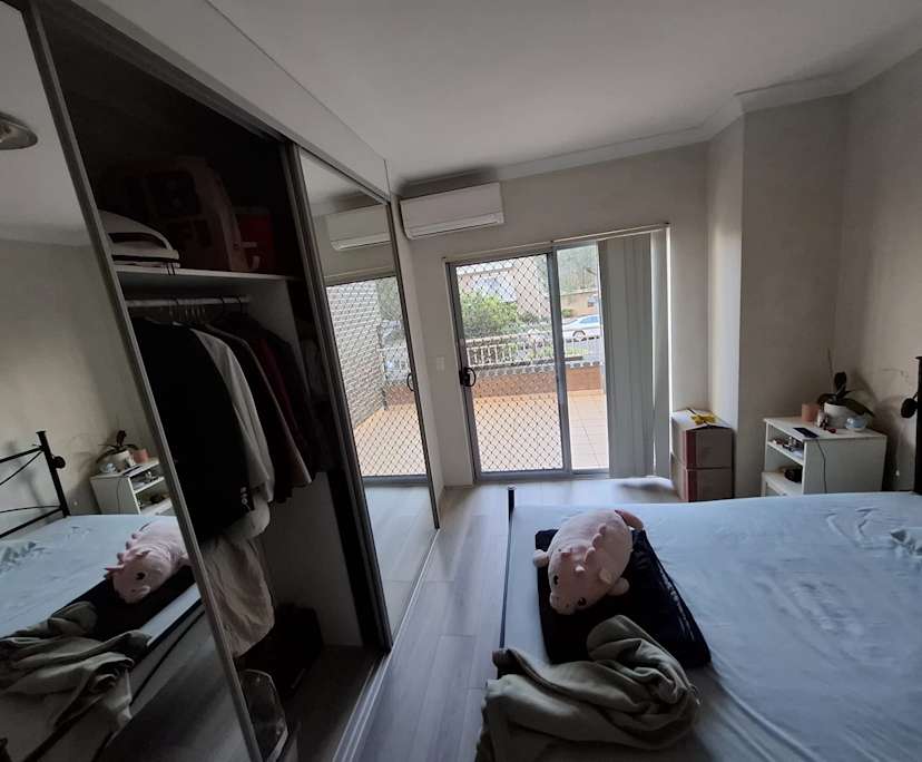Furnished room in a flatshare
