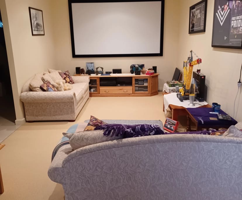 $300, Homestay, 4 bathrooms, Wannanup WA 6210